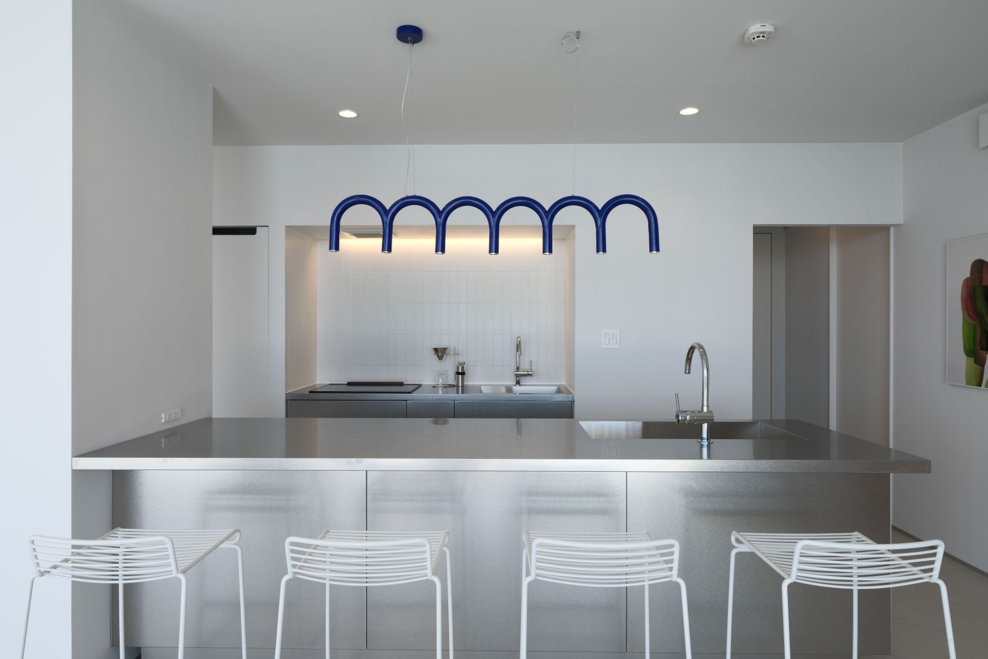 真っ白なUMInoTERRACE Gardenのリビング